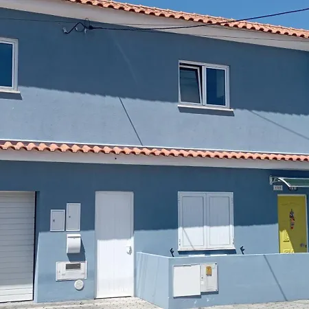 Apartment T2 Na Da - Yellow Door *