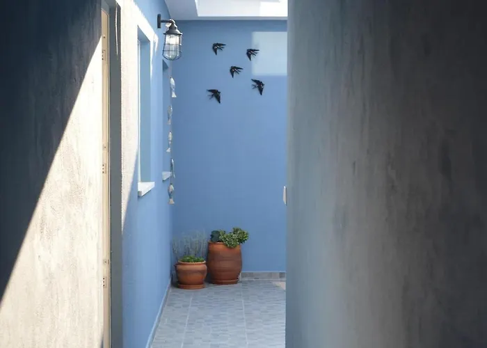 T2 Na Da - Yellow Door